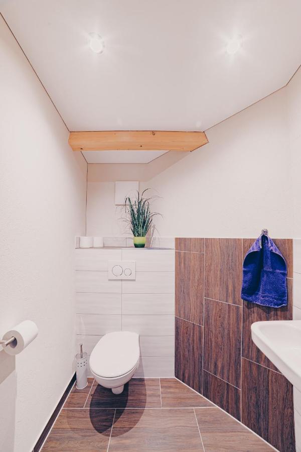 Große Ferienwohnung mit Balkon und perfekter Lage Eggenthal Exterior foto
