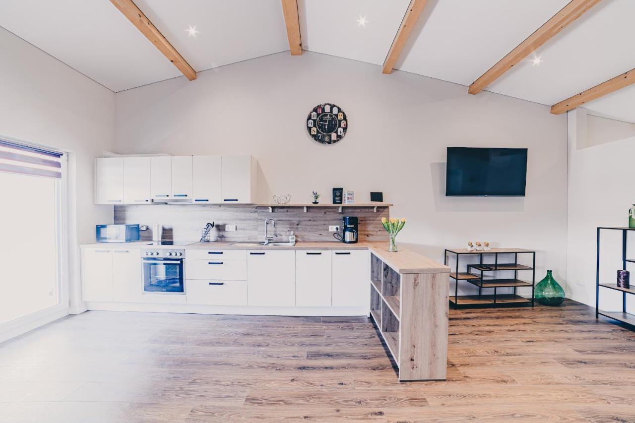 Große Ferienwohnung mit Balkon und perfekter Lage Eggenthal Exterior foto